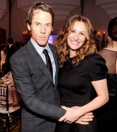 Henry Daniel Moder's parents, Julia Roberts and Daniel Moder.